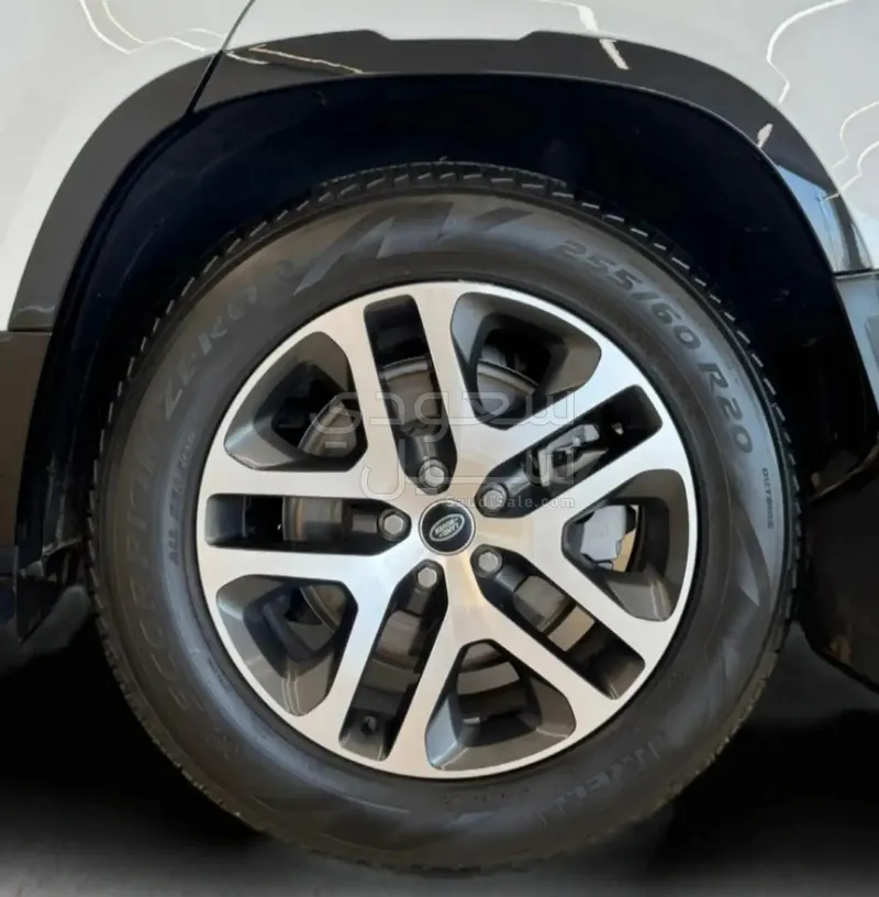 2025 لاند روفر ديفيندر اتش اس اي