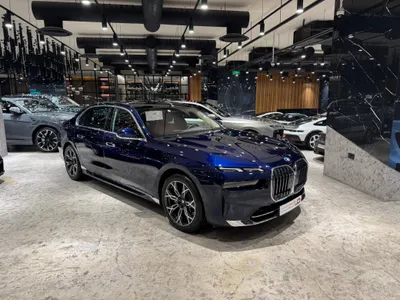 2026 بي ام دبليو الفئة السابعة 735أي