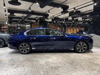 2026 بي ام دبليو الفئة السابعة 735أي