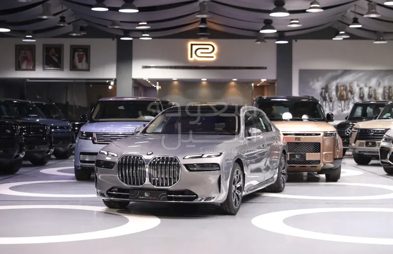 2026 بي ام دبليو الفئة السابعة 735أي