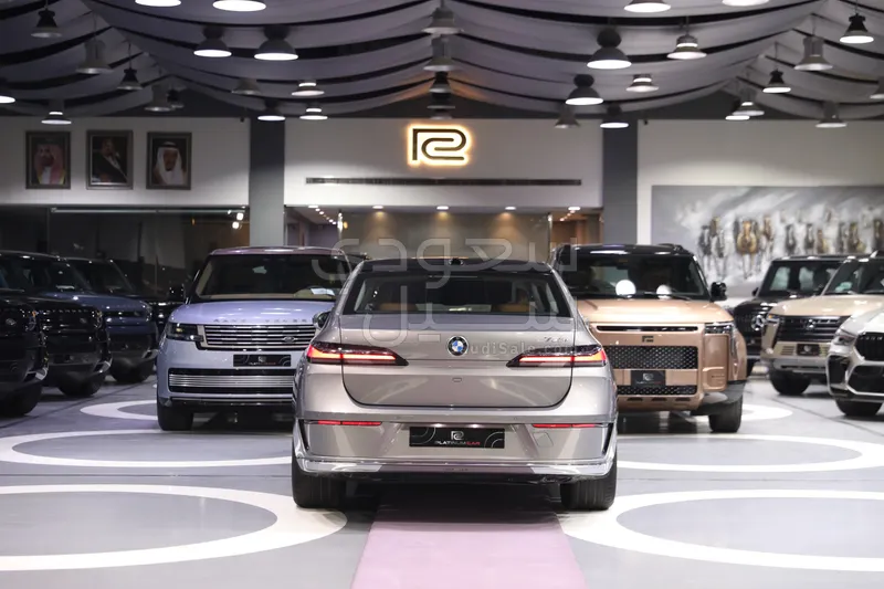 2026 بي ام دبليو الفئة السابعة 735أي