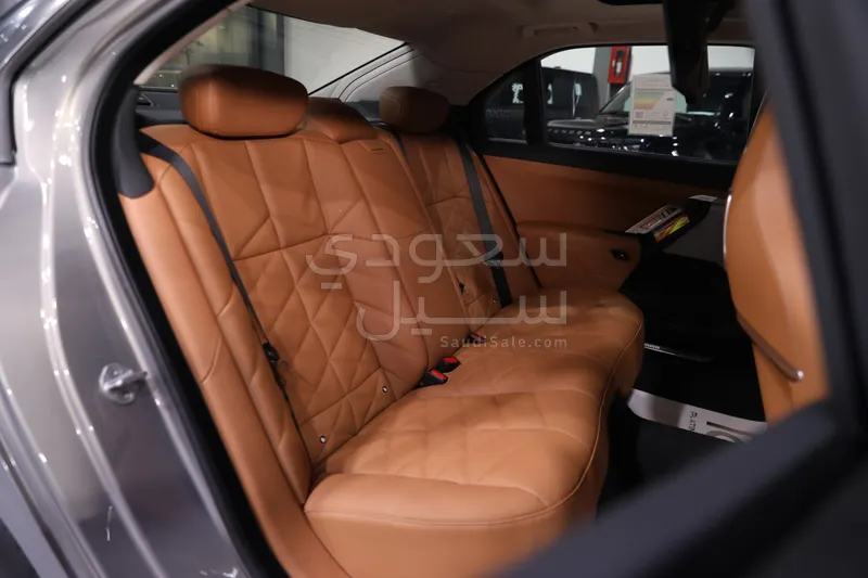 2026 بي ام دبليو الفئة السابعة 735أي