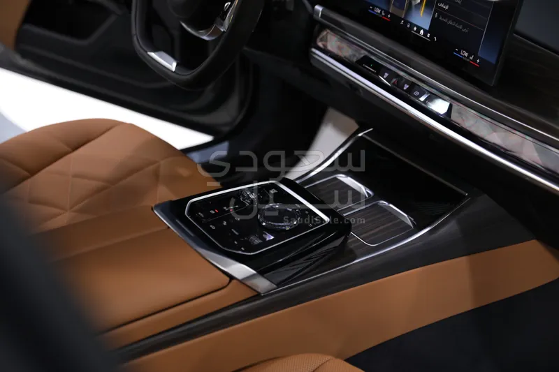 2026 بي ام دبليو الفئة السابعة 735أي