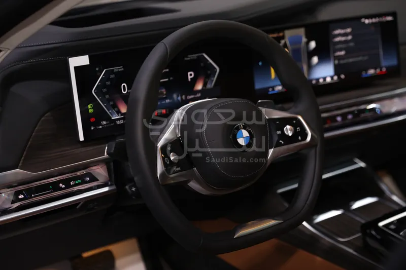 2026 بي ام دبليو الفئة السابعة 735أي