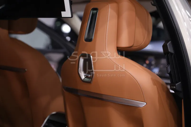 2026 بي ام دبليو الفئة السابعة 735أي