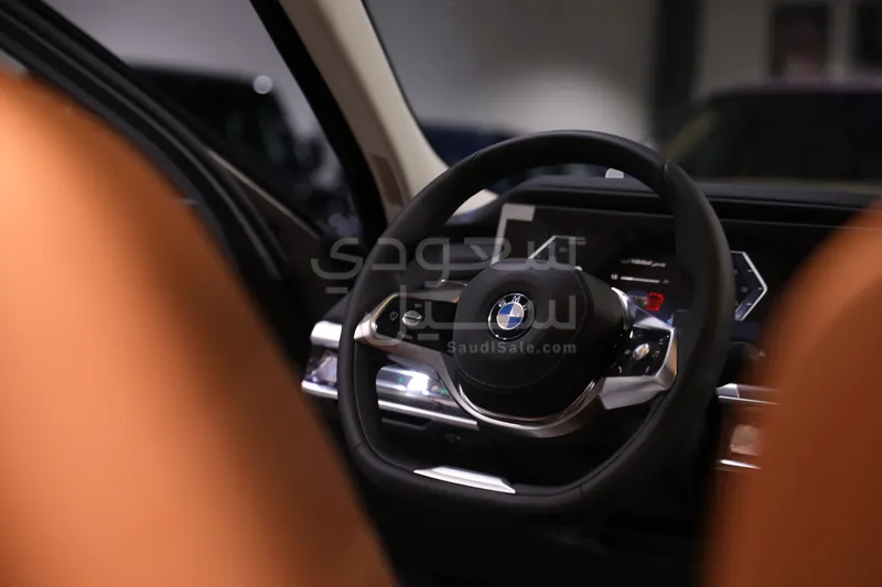 2026 بي ام دبليو الفئة السابعة 735أي