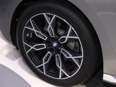 2026 بي ام دبليو الفئة السابعة 735أي