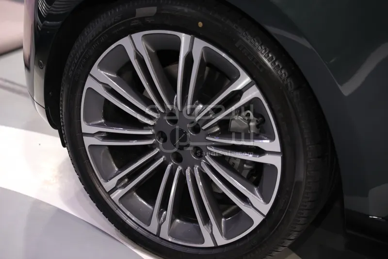 2026 لاند روفر رينج روفر اتش اس اي