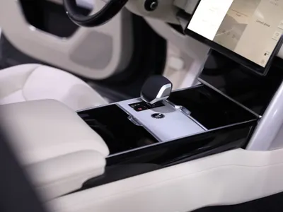 2026 لاند روفر رينج روفر اتش اس اي