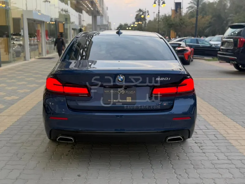 2022 بي ام دبليو الفئة الخامسة 520 أي