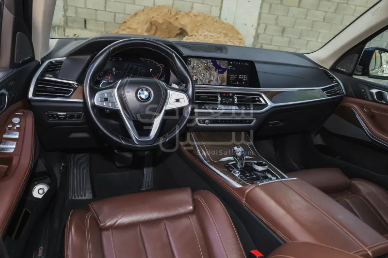 2020 بي ام دبليو الفئة اكس 7