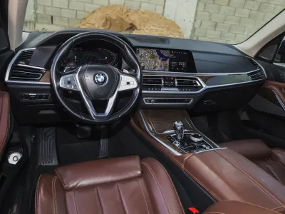 2020 بي ام دبليو الفئة اكس 7