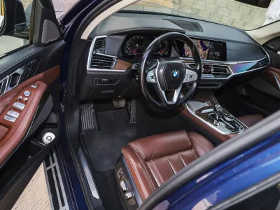 2020 بي ام دبليو الفئة اكس 7