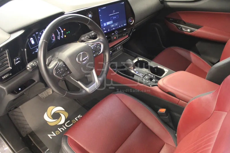 2023 لكزس إن إكس 350