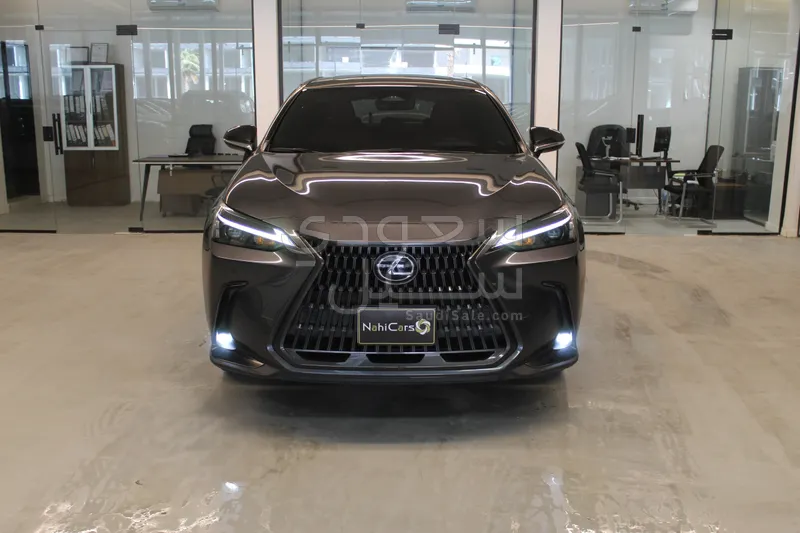 2023 لكزس إن إكس 350