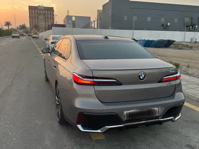 2026 بي ام دبليو الفئة السابعة 735 إل أي