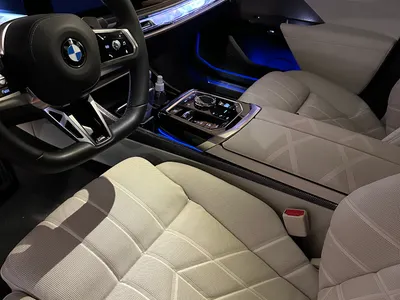 2026 بي ام دبليو الفئة السابعة 735 إل أي