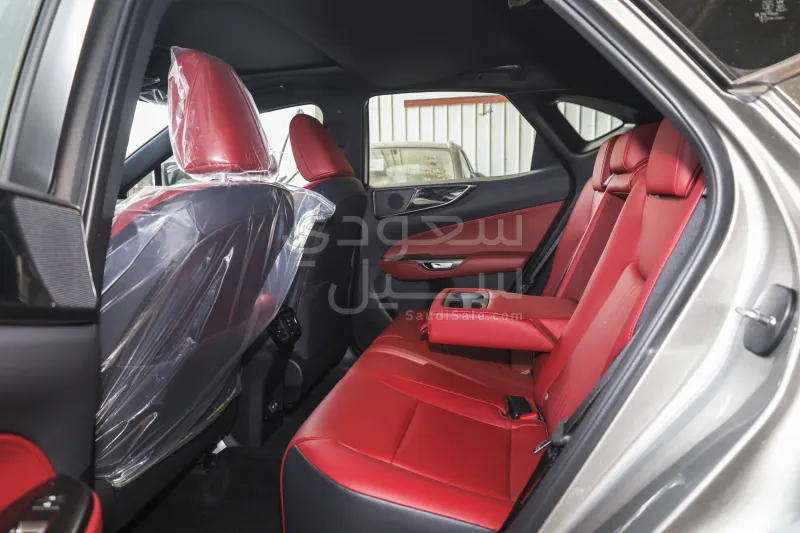 2026 لكزس إن إكس 350