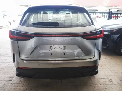 2026 لكزس إن إكس 350