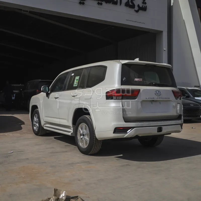 2026 تويوتا لاند كروزر جي اكس ار 3