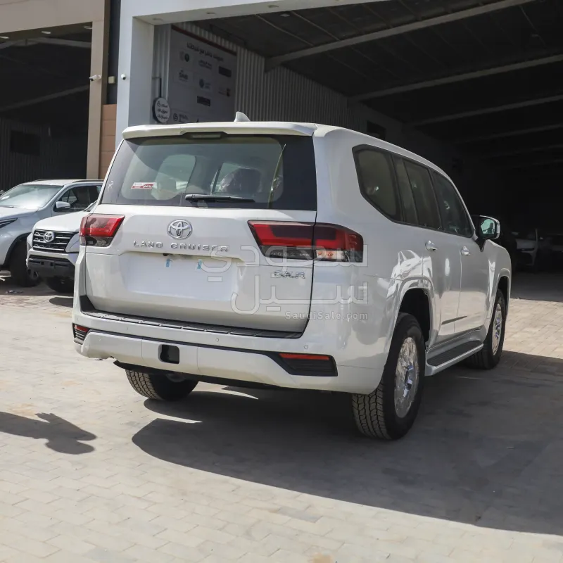 2026 تويوتا لاند كروزر جي اكس ار 3