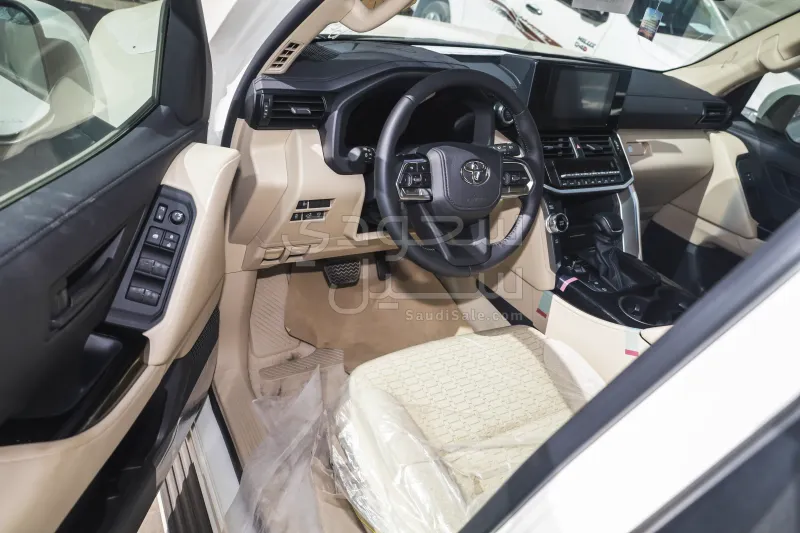 2026 تويوتا لاند كروزر جي اكس ار 3