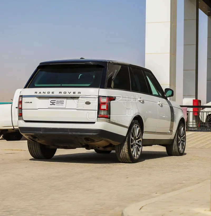 2017 لاند روفر رينج روفر فوج