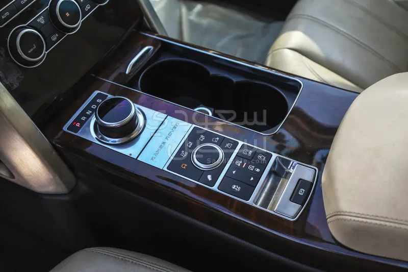 2017 لاند روفر رينج روفر فوج