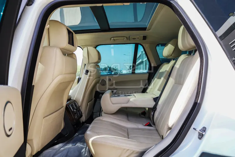 2017 لاند روفر رينج روفر فوج