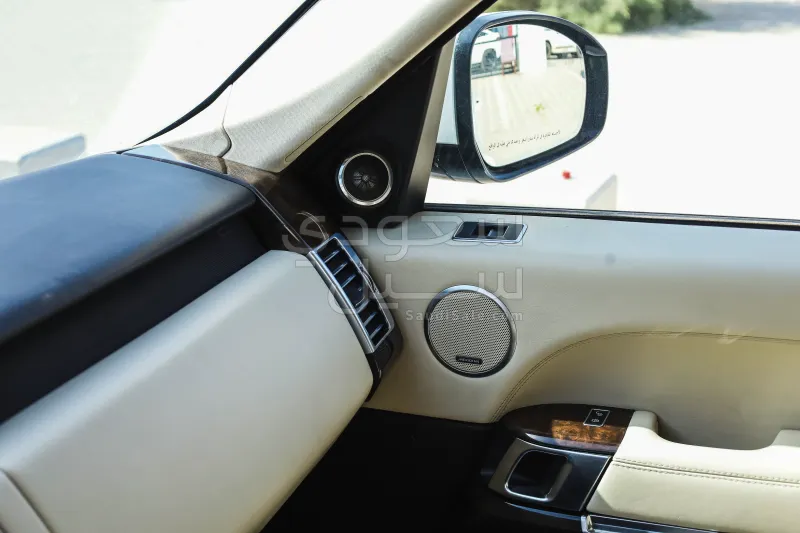 2017 لاند روفر رينج روفر فوج