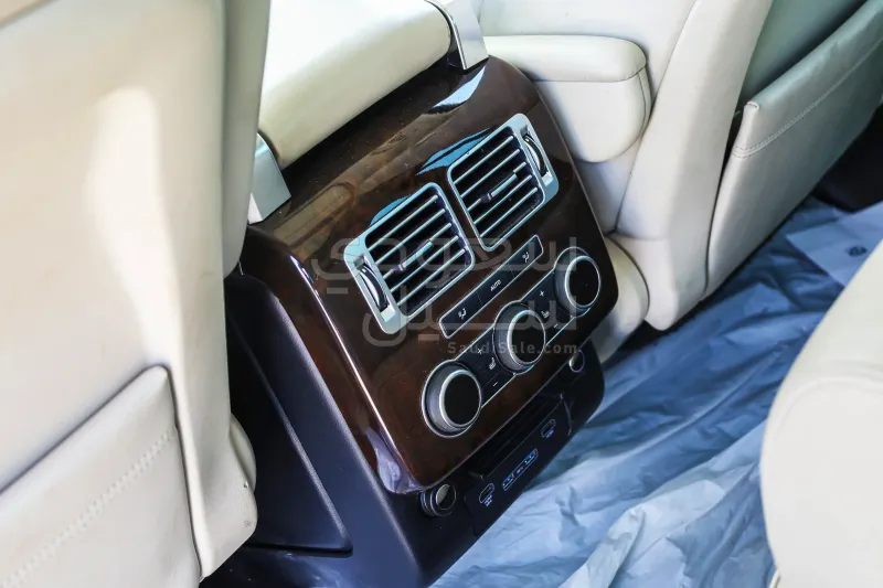 2017 لاند روفر رينج روفر فوج