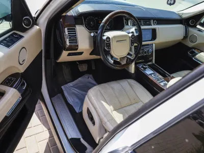 2017 لاند روفر رينج روفر فوج