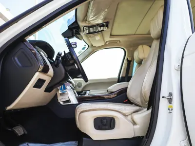 2017 لاند روفر رينج روفر فوج