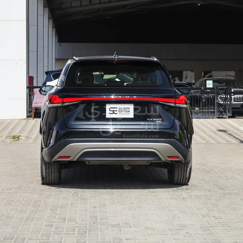 2024 لكزس أر إكس 350