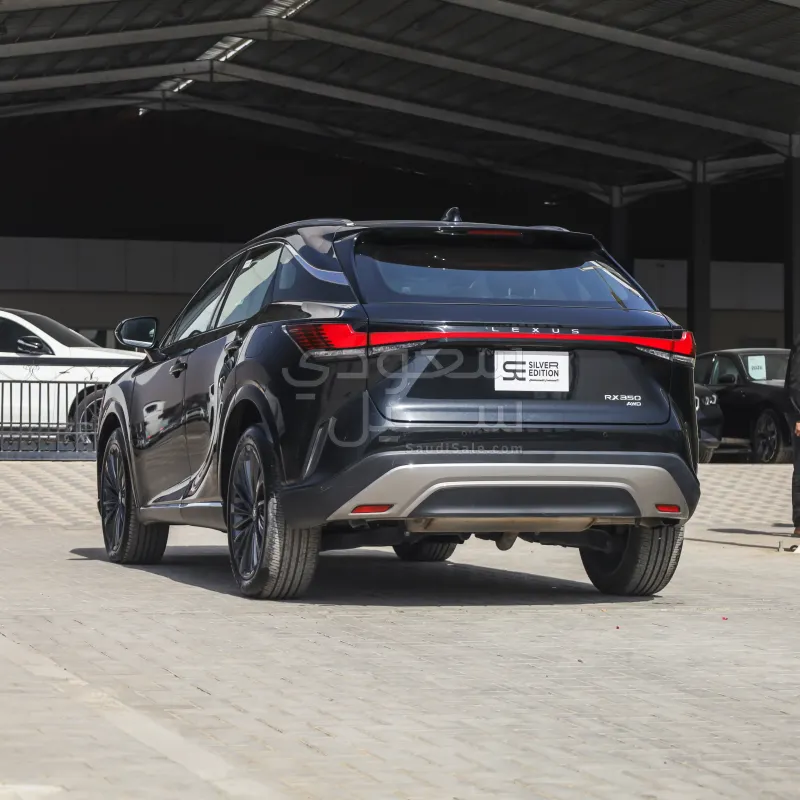 2024 لكزس أر إكس 350