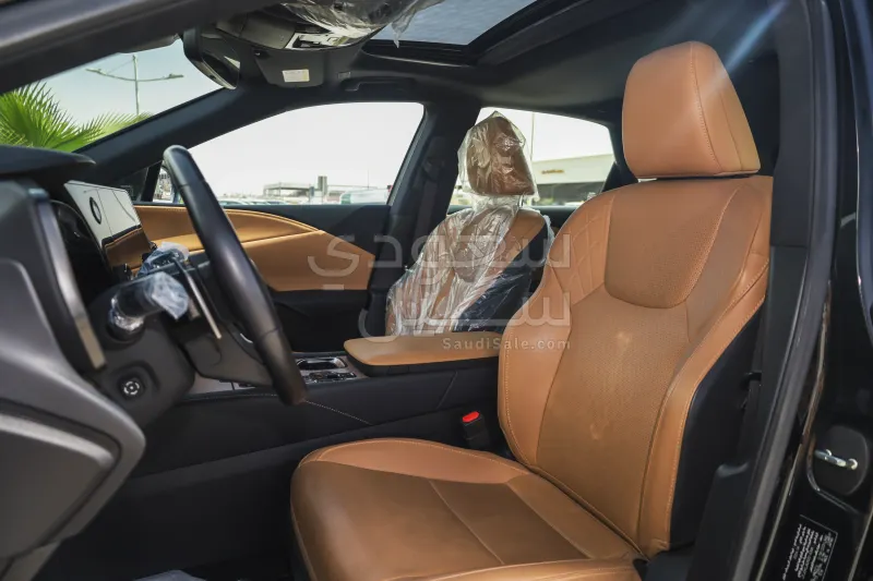 2024 لكزس أر إكس 350