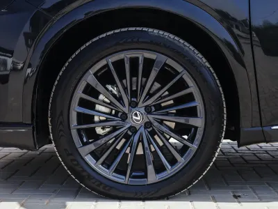 2024 لكزس أر إكس 350