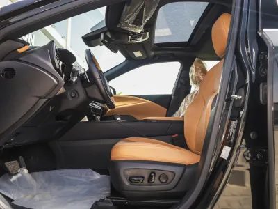 2024 لكزس أر إكس 350