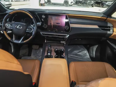 2024 لكزس أر إكس 350