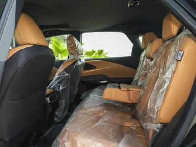 2024 لكزس أر إكس 350