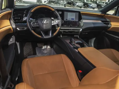 2024 لكزس أر إكس 350