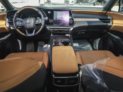 2024 لكزس أر إكس 350