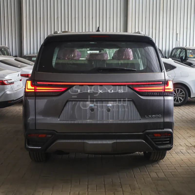 2026 لكزس إل إكس 600