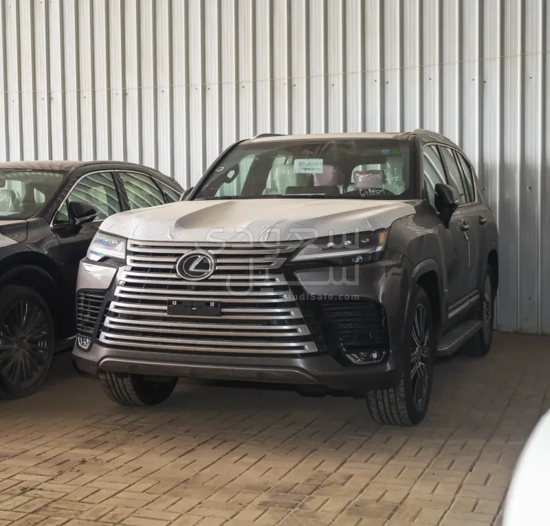 2026 لكزس إل إكس 600