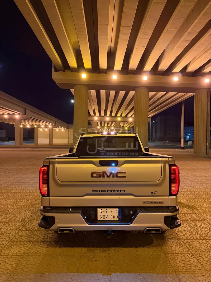 2022 جي ام سي سييرا اليفيشن