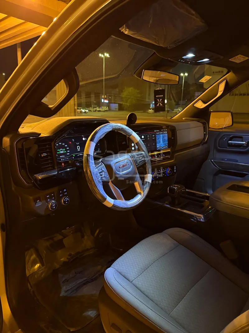 2022 جي ام سي سييرا اليفيشن