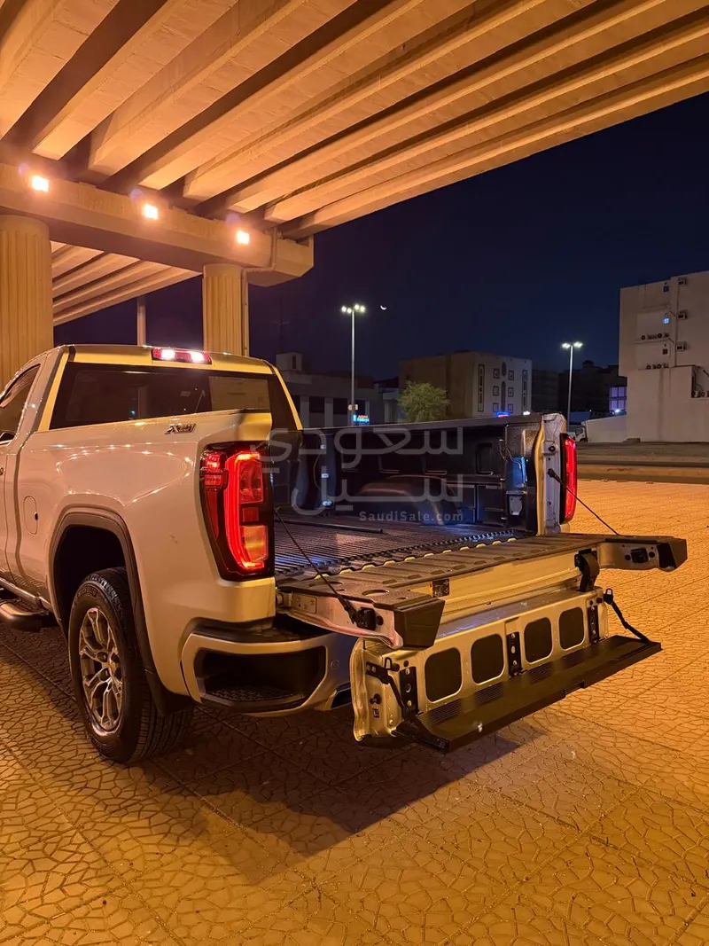 2022 جي ام سي سييرا اليفيشن