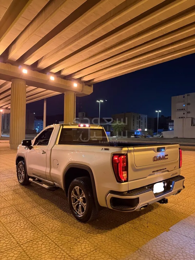 2022 جي ام سي سييرا اليفيشن