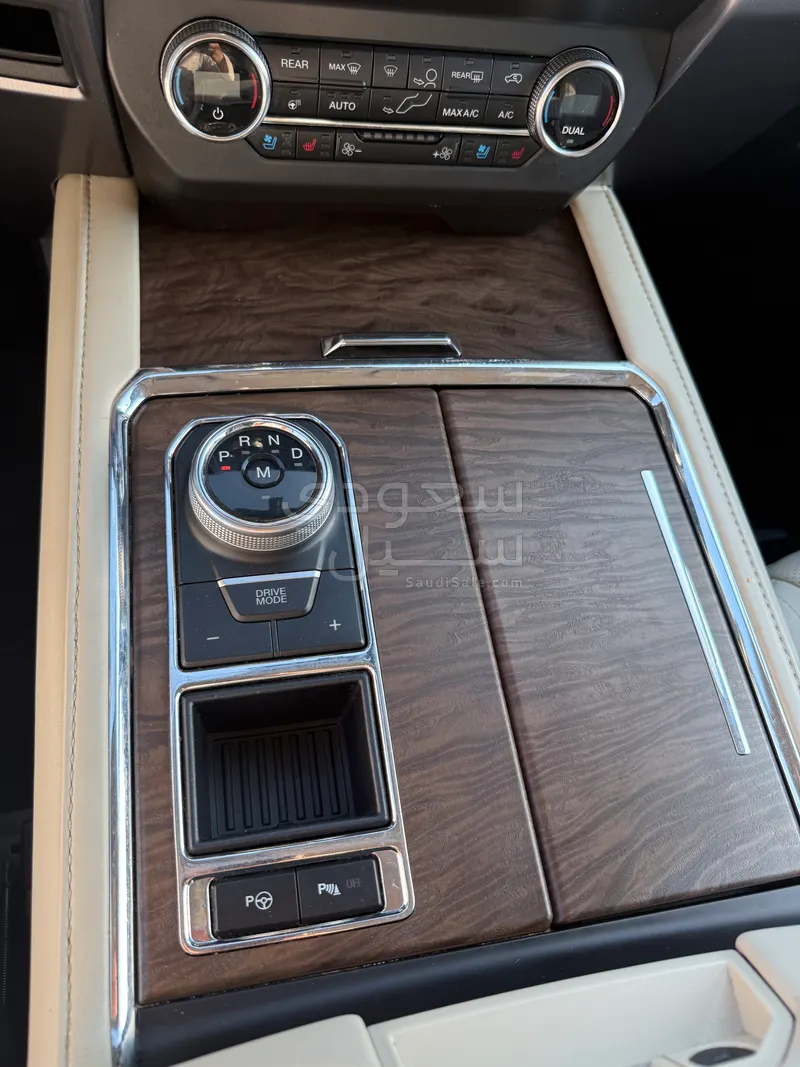 2020 فورد اكسبيديشن كنج رانش