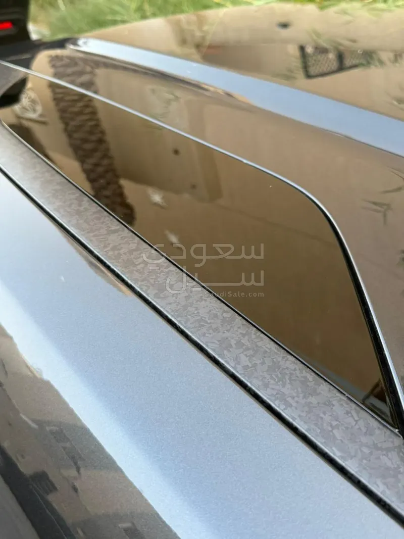 2025 لاند روفر ديفيندر اوكتا